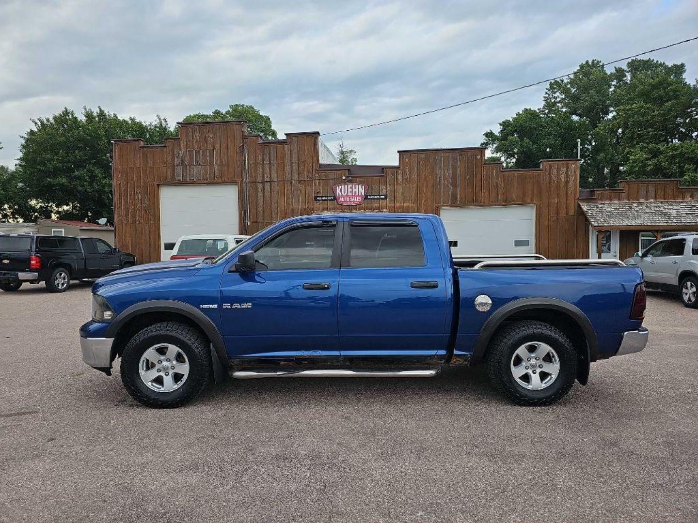 2009 BLUE /grey DODGE RAM 1500 (1D3HV13T59S) with an 5.7L engine, Automatic transmission, located at 495 Old Highway 20 West, South Sioux City, NE, 68776, (402) 494-2677, 42.458408, -96.443512 - Photo#1