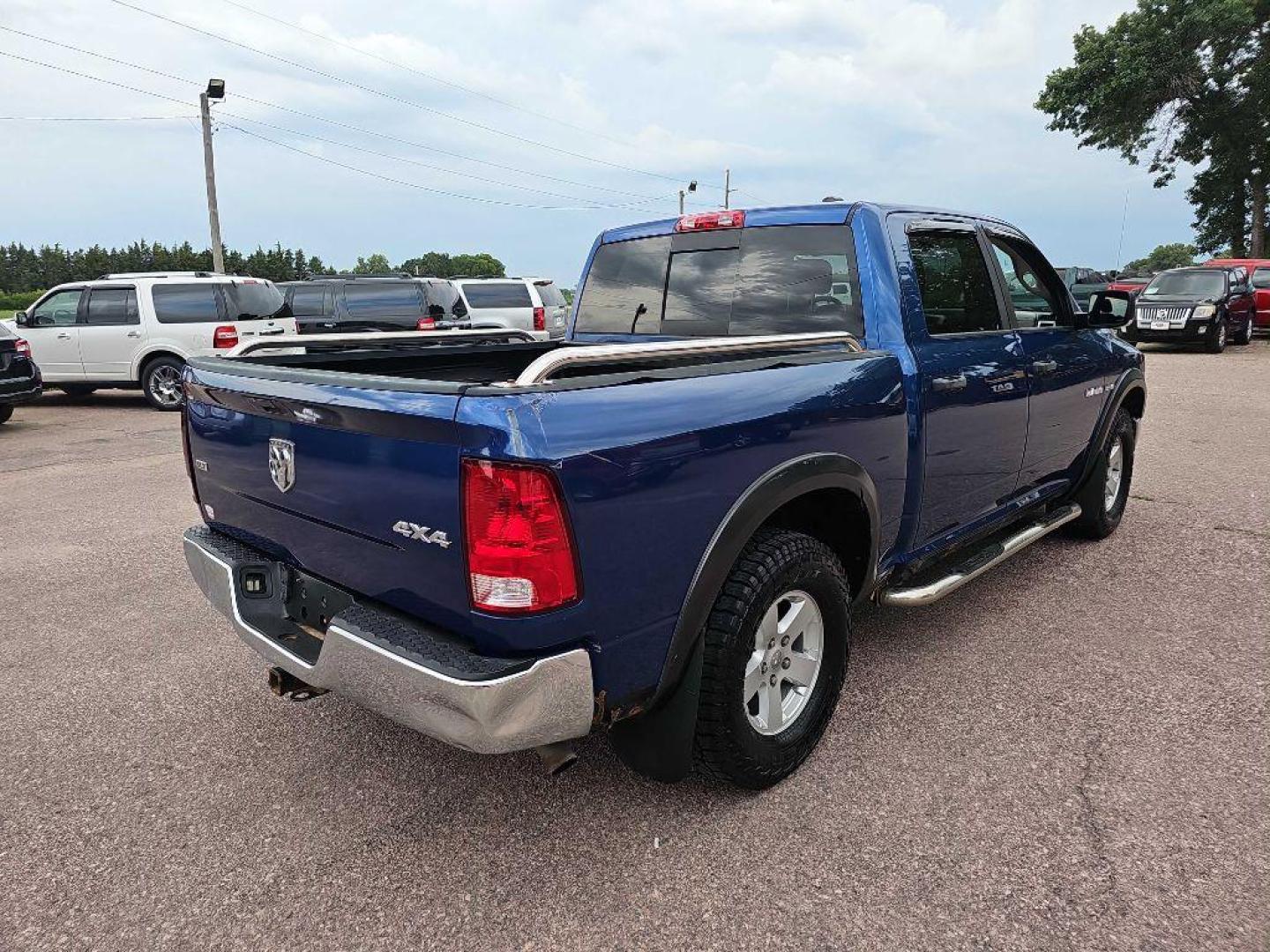 2009 BLUE /grey DODGE RAM 1500 (1D3HV13T59S) with an 5.7L engine, Automatic transmission, located at 495 Old Highway 20 West, South Sioux City, NE, 68776, (402) 494-2677, 42.458408, -96.443512 - Photo#3