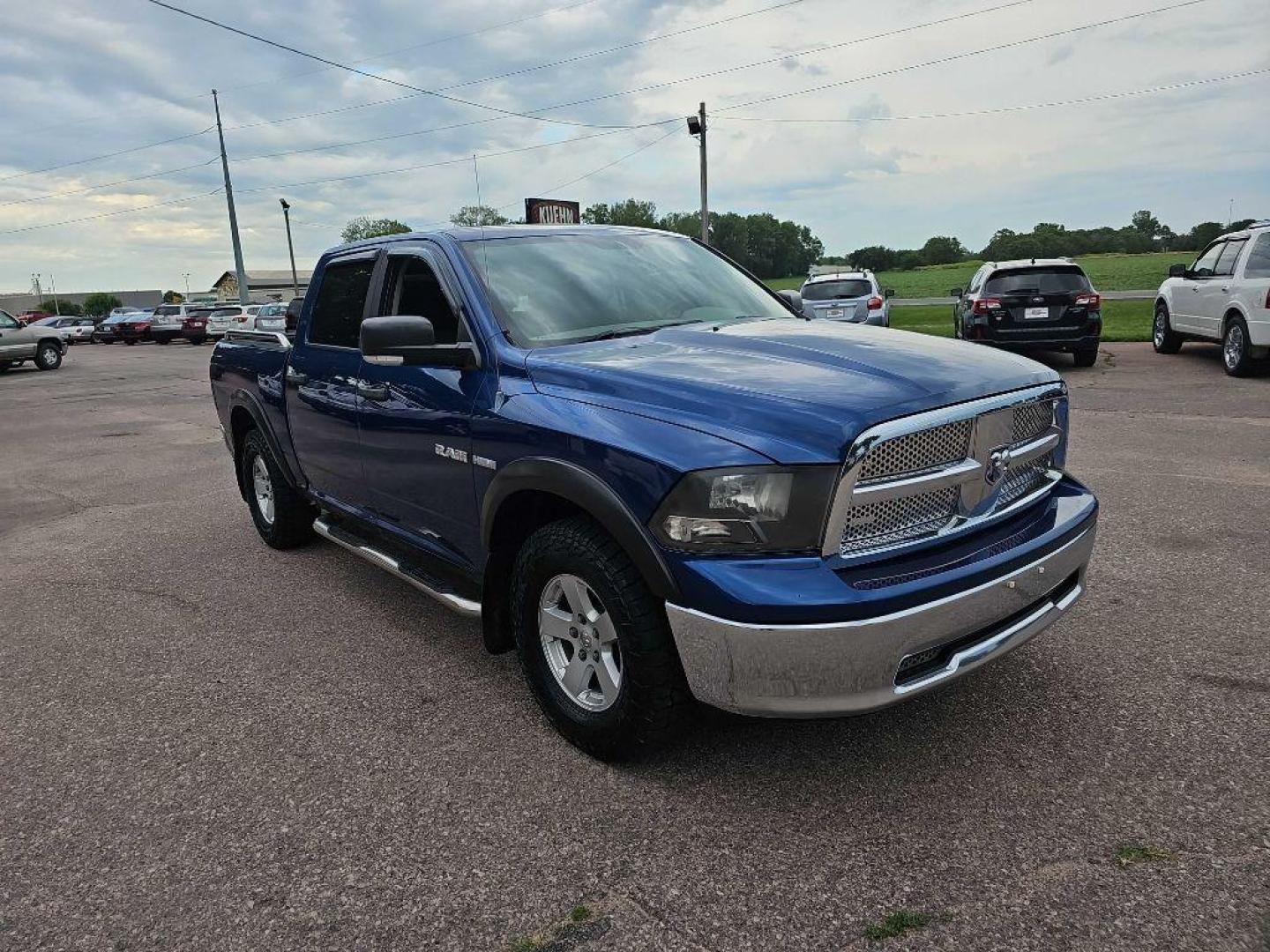 2009 BLUE /grey DODGE RAM 1500 (1D3HV13T59S) with an 5.7L engine, Automatic transmission, located at 495 Old Highway 20 West, South Sioux City, NE, 68776, (402) 494-2677, 42.458408, -96.443512 - Photo#5