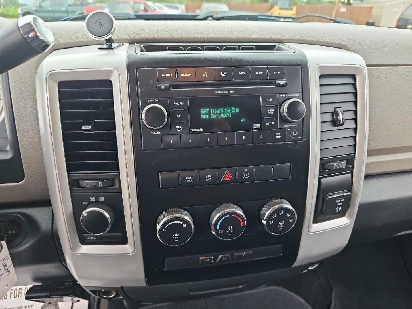 2009 BLUE /grey DODGE RAM 1500 (1D3HV13T59S) with an 5.7L engine, Automatic transmission, located at 495 Old Highway 20 West, South Sioux City, NE, 68776, (402) 494-2677, 42.458408, -96.443512 - Photo#8