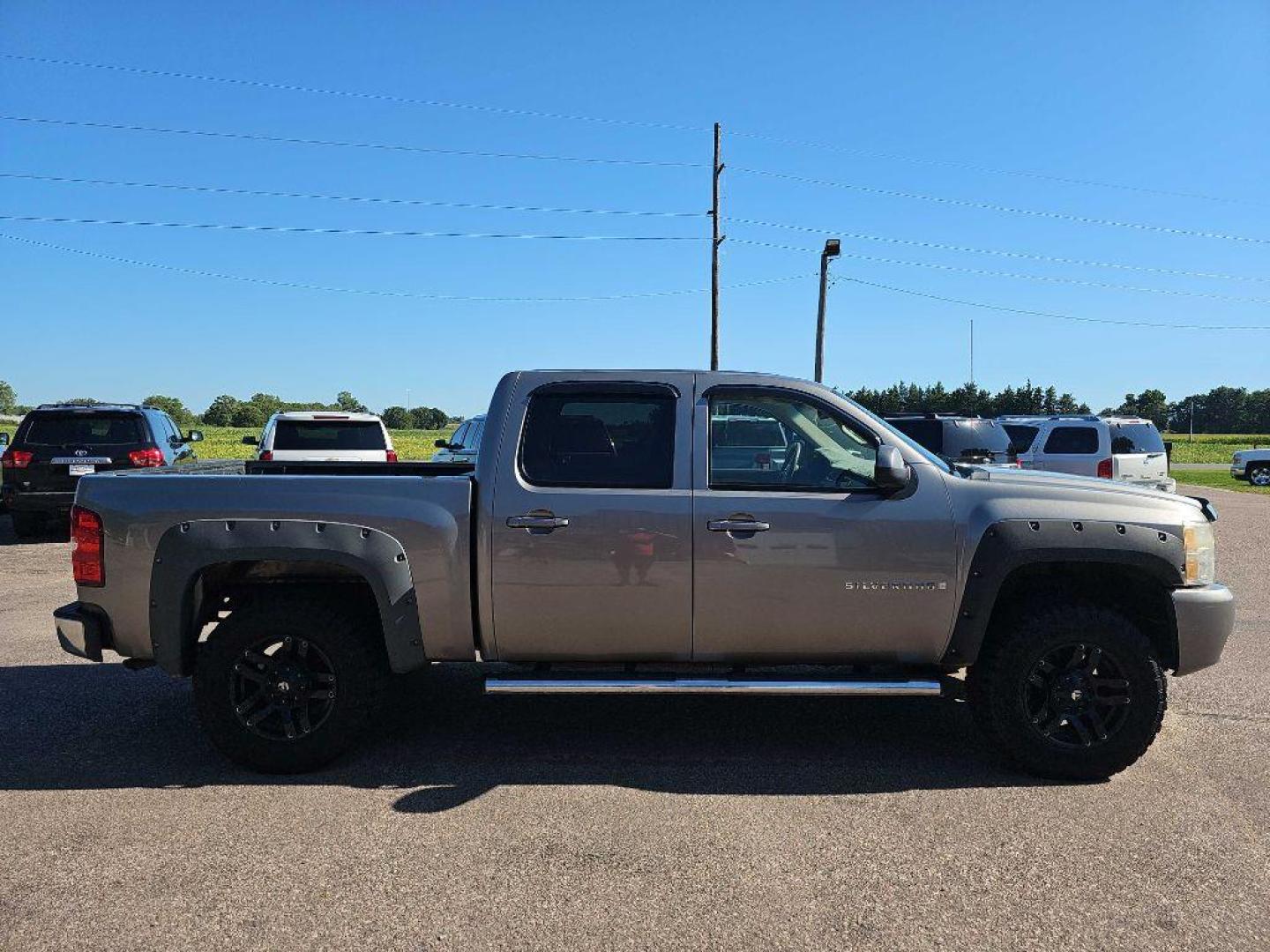 2009 GREY CHEVROLET SILVERADO 1500 LTZ (3GCEK33329G) with an 5.3L engine, Automatic transmission, located at 495 Old Highway 20 West, South Sioux City, NE, 68776, (402) 494-2677, 42.458408, -96.443512 - Photo#4