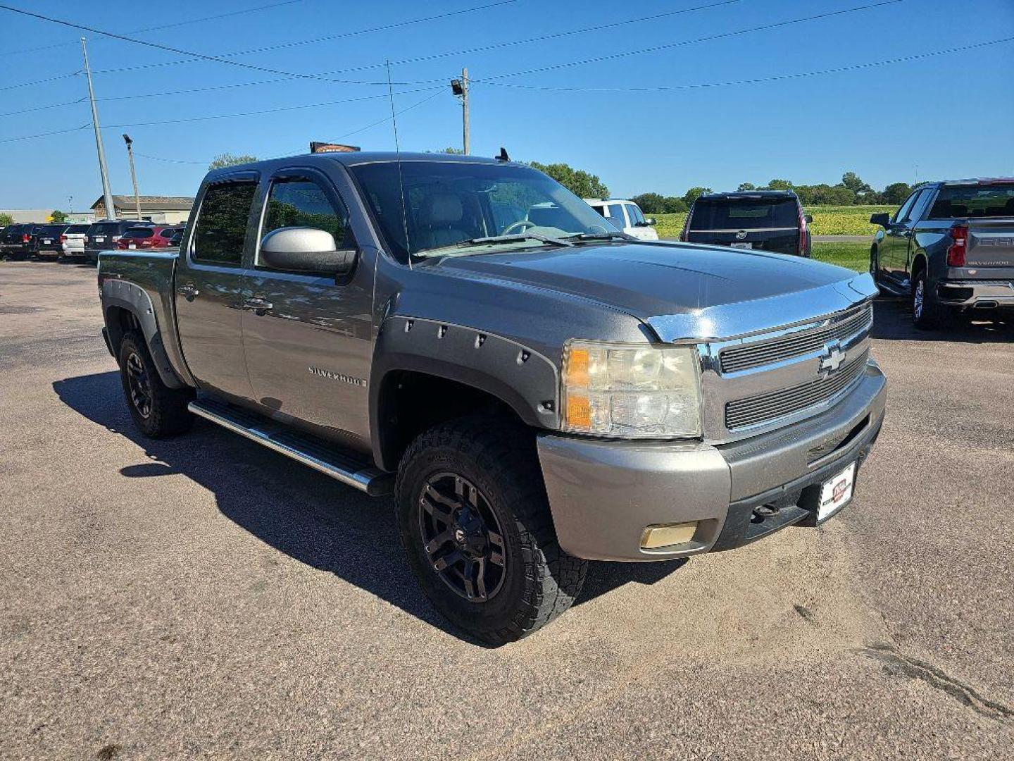 2009 GREY CHEVROLET SILVERADO 1500 LTZ (3GCEK33329G) with an 5.3L engine, Automatic transmission, located at 495 Old Highway 20 West, South Sioux City, NE, 68776, (402) 494-2677, 42.458408, -96.443512 - Photo#5