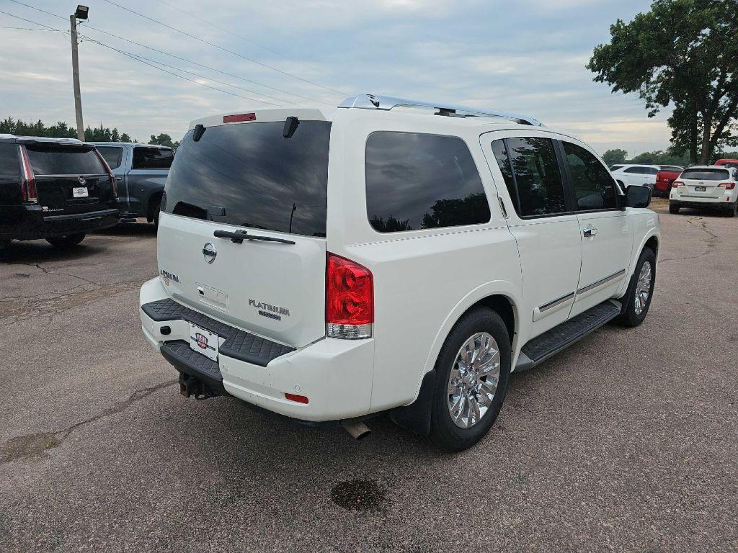 2015 WHITE NISSAN ARMADA SV (5N1BA0NC9FN) with an 5.6L engine, Automatic transmission, located at 495 Old Highway 20 West, South Sioux City, NE, 68776, (402) 494-2677, 42.458408, -96.443512 - Photo#3