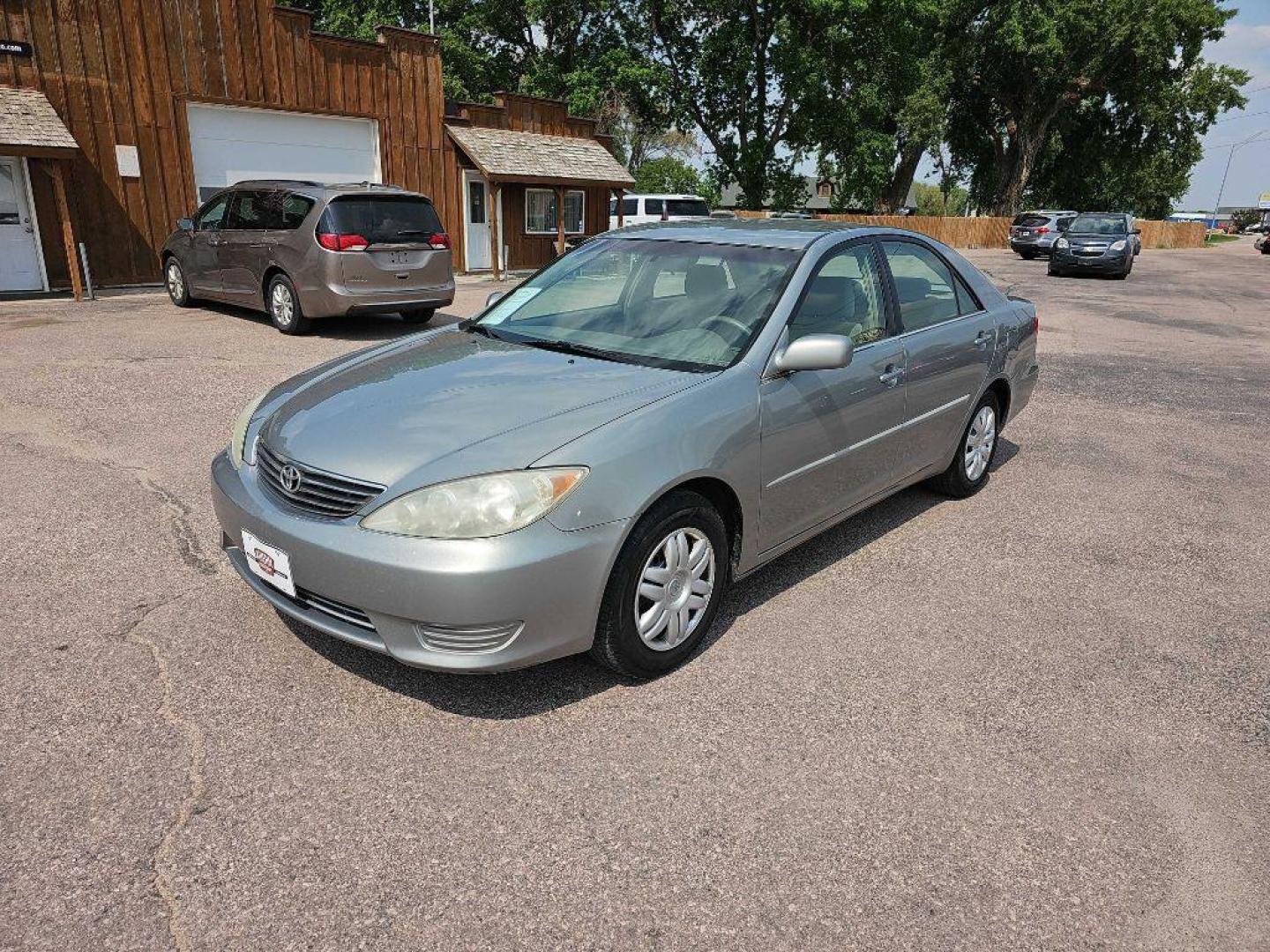 2006 SILVER TOYOTA CAMRY LE (4T1BE30KX6U) with an 2.4L engine, Automatic transmission, located at 495 Old Highway 20 West, South Sioux City, NE, 68776, (402) 494-2677, 42.458408, -96.443512 - Photo#0