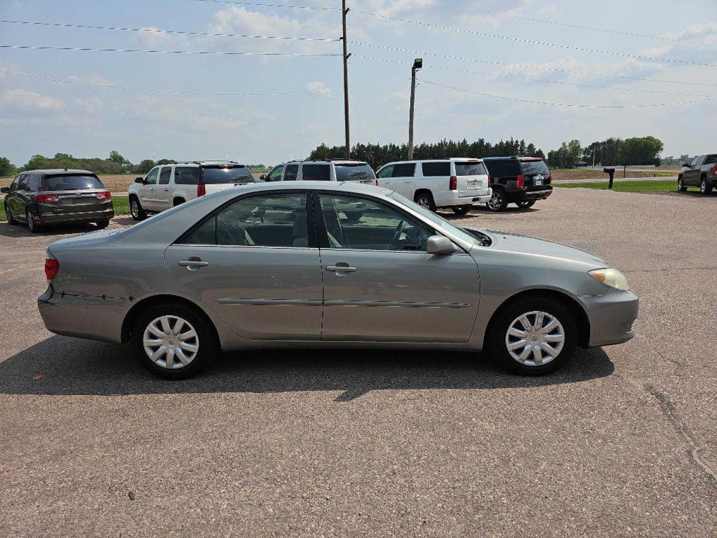 2006 SILVER TOYOTA CAMRY LE (4T1BE30KX6U) with an 2.4L engine, Automatic transmission, located at 495 Old Highway 20 West, South Sioux City, NE, 68776, (402) 494-2677, 42.458408, -96.443512 - Photo#4