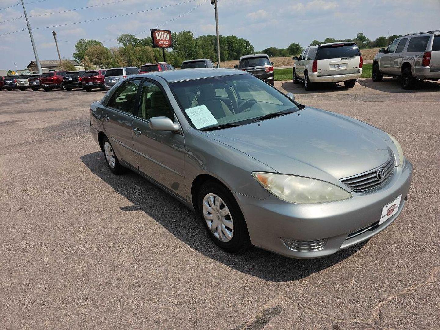 2006 SILVER TOYOTA CAMRY LE (4T1BE30KX6U) with an 2.4L engine, Automatic transmission, located at 495 Old Highway 20 West, South Sioux City, NE, 68776, (402) 494-2677, 42.458408, -96.443512 - Photo#5