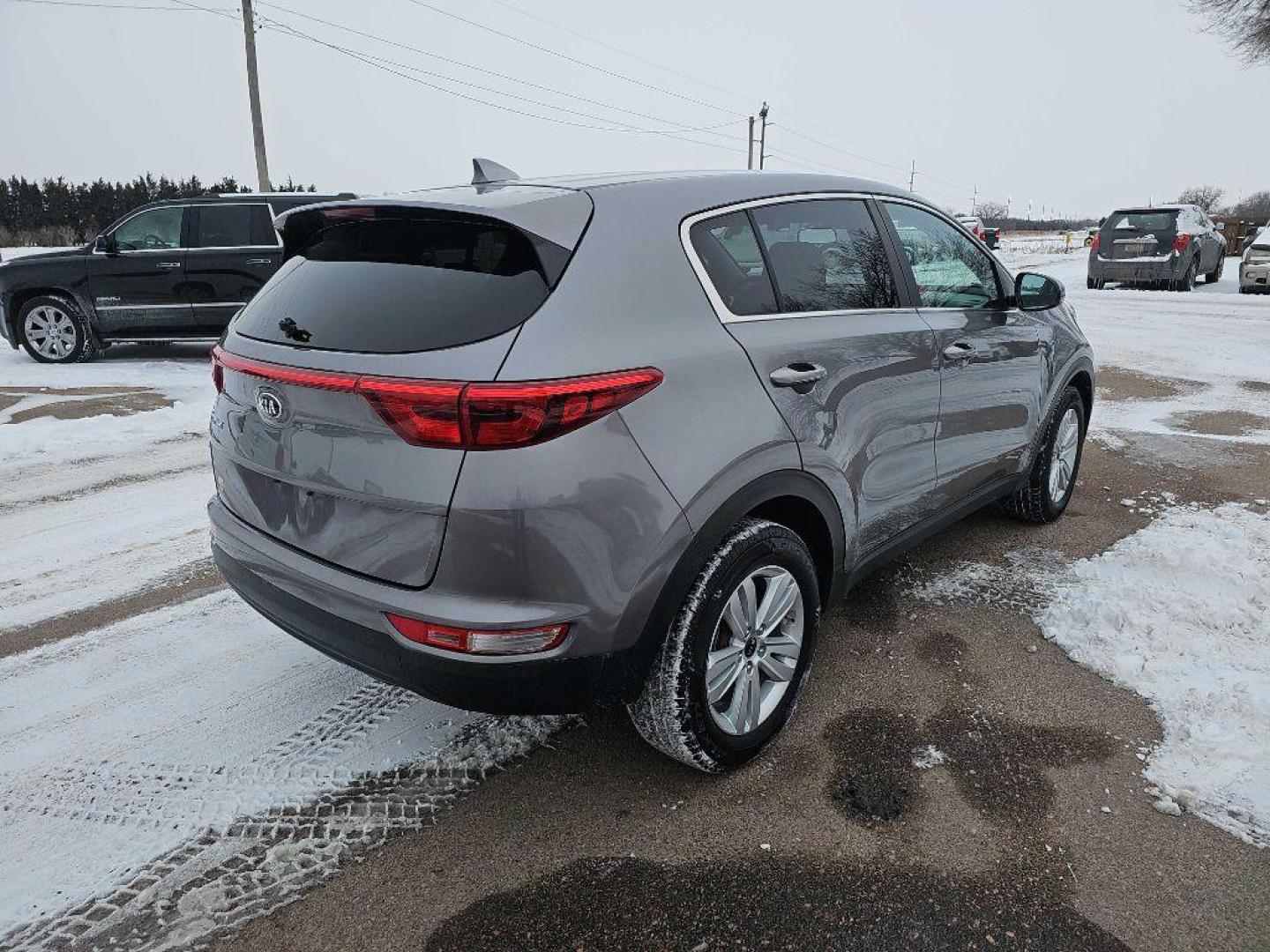 2017 SILVER KIA SPORTAGE LX (KNDPMCAC6H7) with an 2.4L engine, Automatic transmission, located at 495 Old Highway 20 West, South Sioux City, NE, 68776, (402) 494-2677, 42.458408, -96.443512 - Photo#3