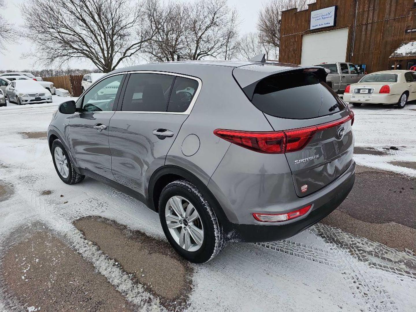 2017 SILVER KIA SPORTAGE LX (KNDPMCAC6H7) with an 2.4L engine, Automatic transmission, located at 495 Old Highway 20 West, South Sioux City, NE, 68776, (402) 494-2677, 42.458408, -96.443512 - Photo#2