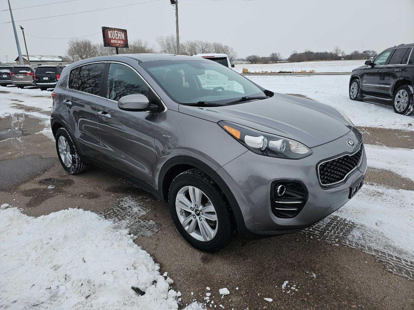 2017 SILVER KIA SPORTAGE LX (KNDPMCAC6H7) with an 2.4L engine, Automatic transmission, located at 495 Old Highway 20 West, South Sioux City, NE, 68776, (402) 494-2677, 42.458408, -96.443512 - Photo#5