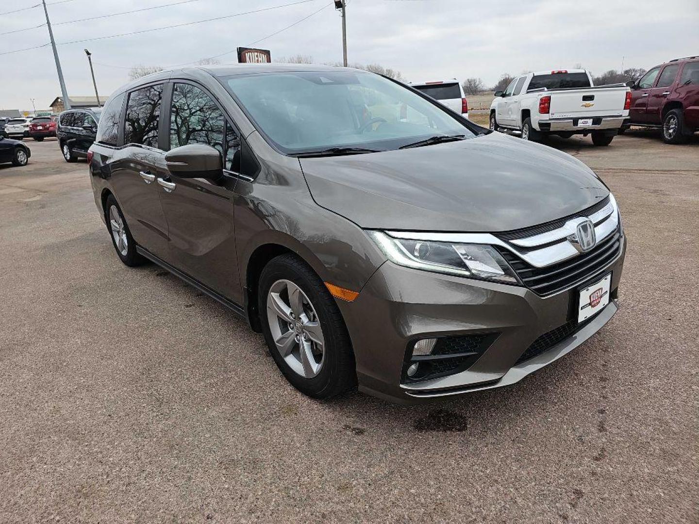 2018 BRONZE HONDA ODYSSEY EXL (5FNRL6H71JB) with an 3.5L engine, Automatic transmission, located at 495 Old Highway 20 West, South Sioux City, NE, 68776, (402) 494-2677, 42.458408, -96.443512 - Photo#19