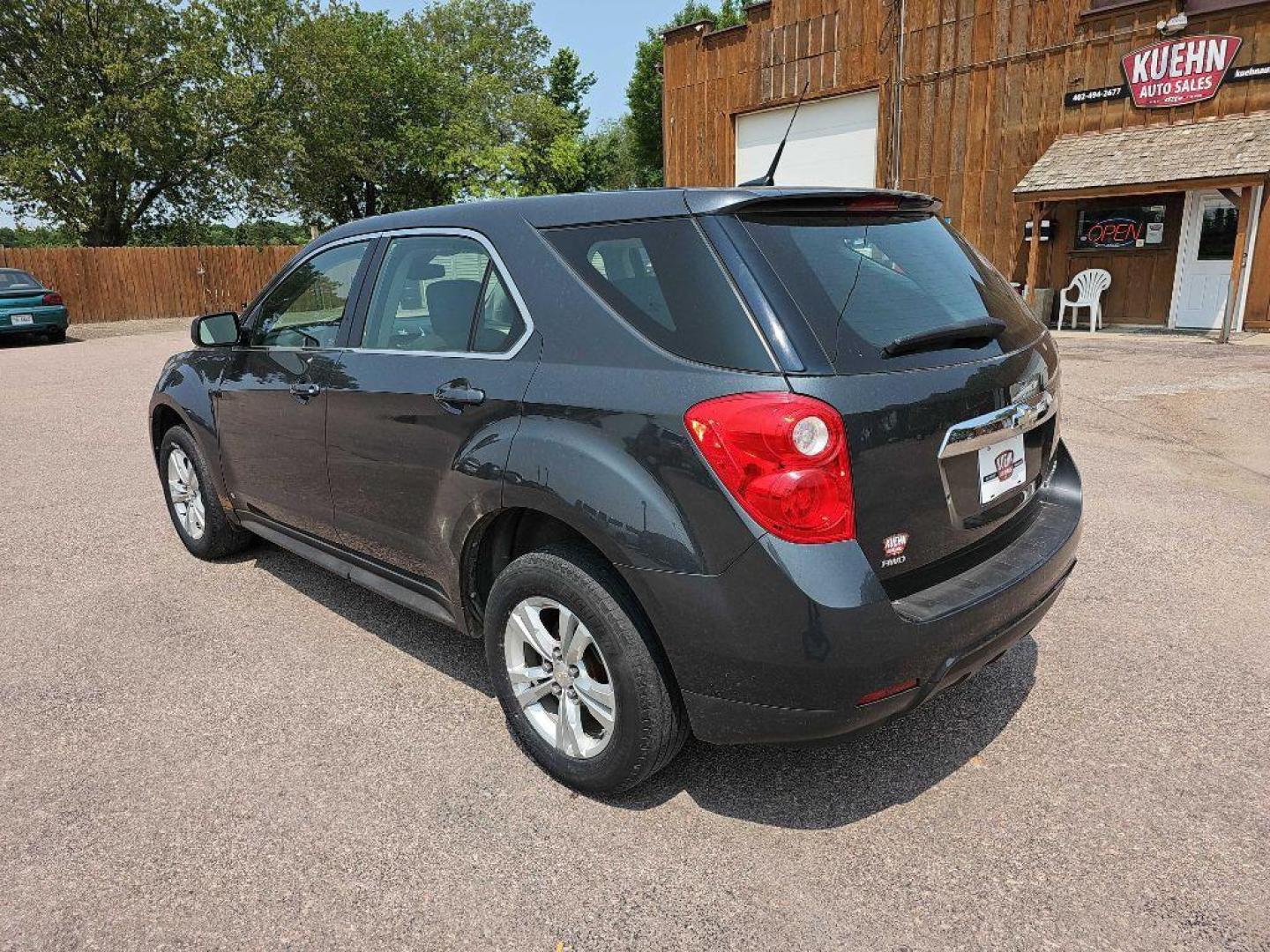 2010 BLUE CHEVROLET EQUINOX LS (2CNFLCEW5A6) with an 2.4L engine, Automatic transmission, located at 495 Old Highway 20 West, South Sioux City, NE, 68776, (402) 494-2677, 42.458408, -96.443512 - Photo#2