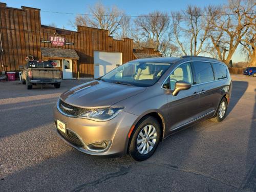 2017 CHRYSLER PACIFICA 4DR