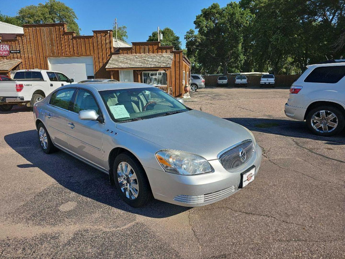 2009 SILVER BUICK LUCERNE CXL (1G4HD57M29U) with an 3.9L engine, Automatic transmission, located at 495 Old Highway 20 West, South Sioux City, NE, 68776, (402) 494-2677, 42.458408, -96.443512 - Photo#5