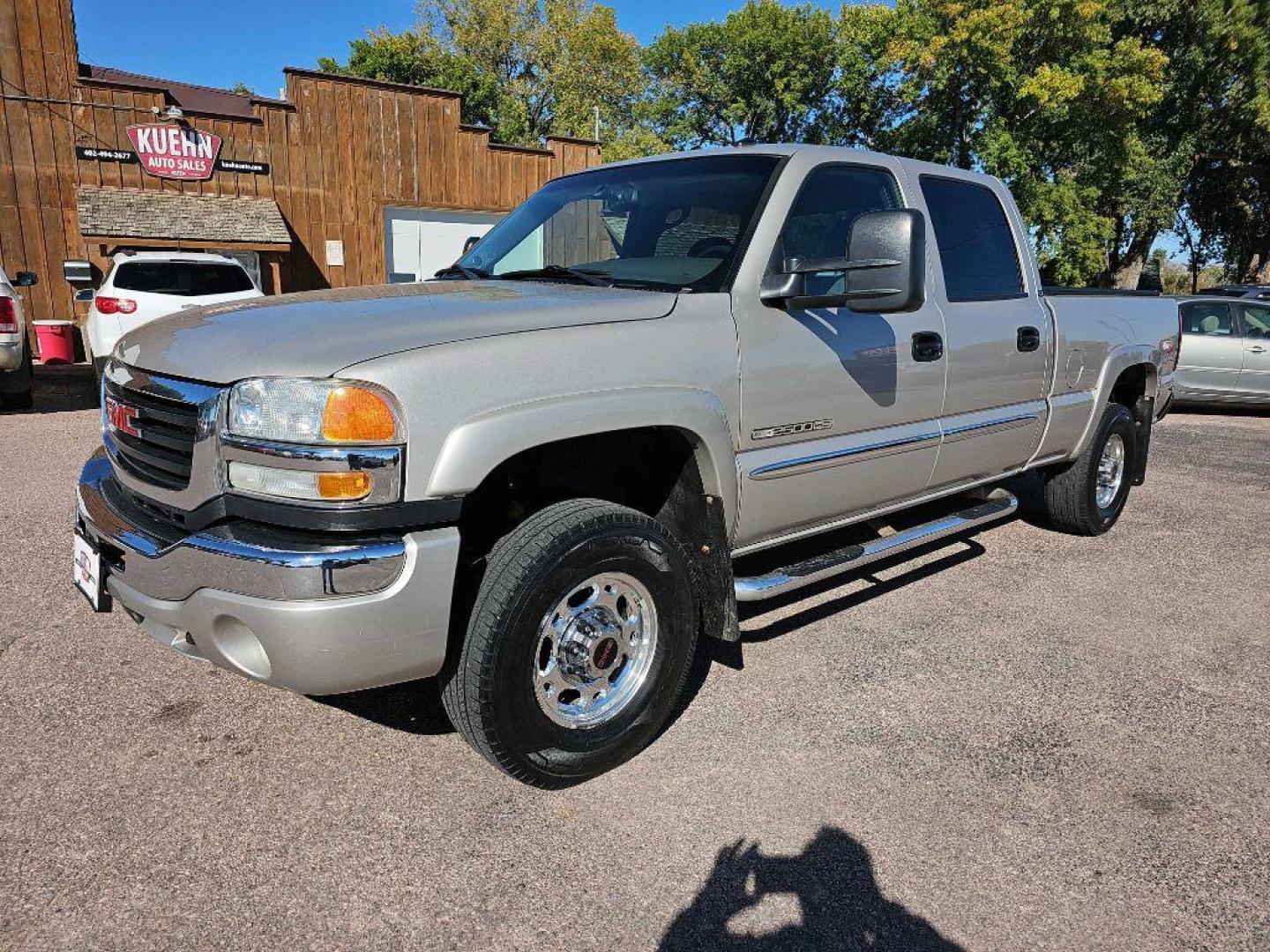 2005 PEWTER GMC SIERRA 2500 HEAVY DUTY (1GTHK23U65F) with an 6.0L engine, Automatic transmission, located at 495 Old Highway 20 West, South Sioux City, NE, 68776, (402) 494-2677, 42.458408, -96.443512 - Photo#0