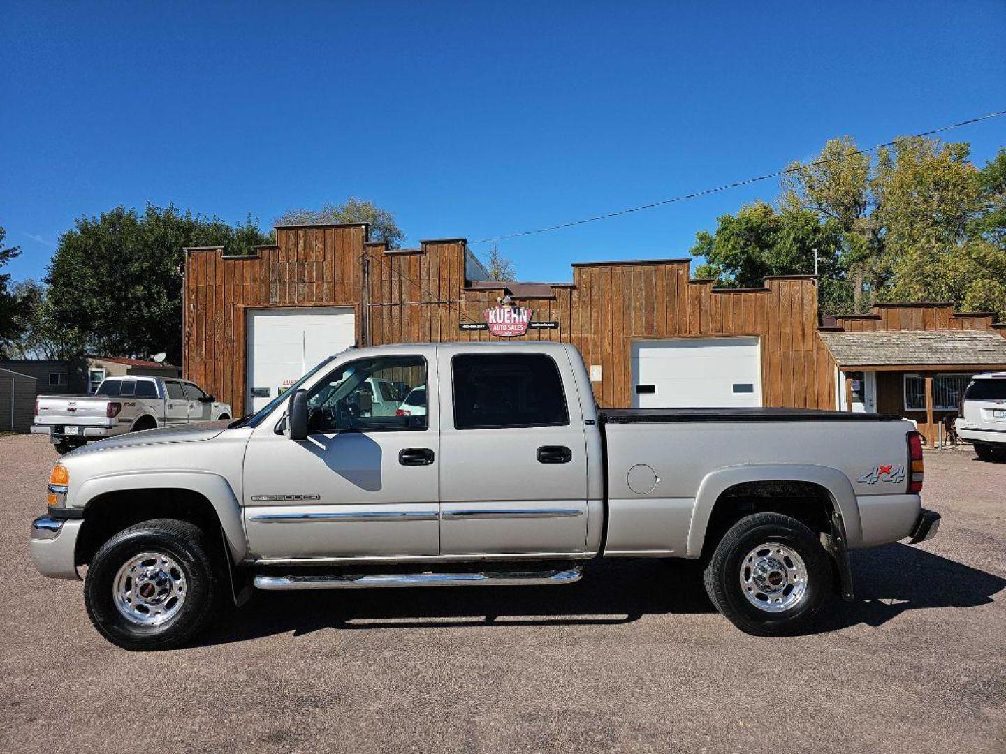 2005 PEWTER GMC SIERRA 2500 HEAVY DUTY (1GTHK23U65F) with an 6.0L engine, Automatic transmission, located at 495 Old Highway 20 West, South Sioux City, NE, 68776, (402) 494-2677, 42.458408, -96.443512 - Photo#1