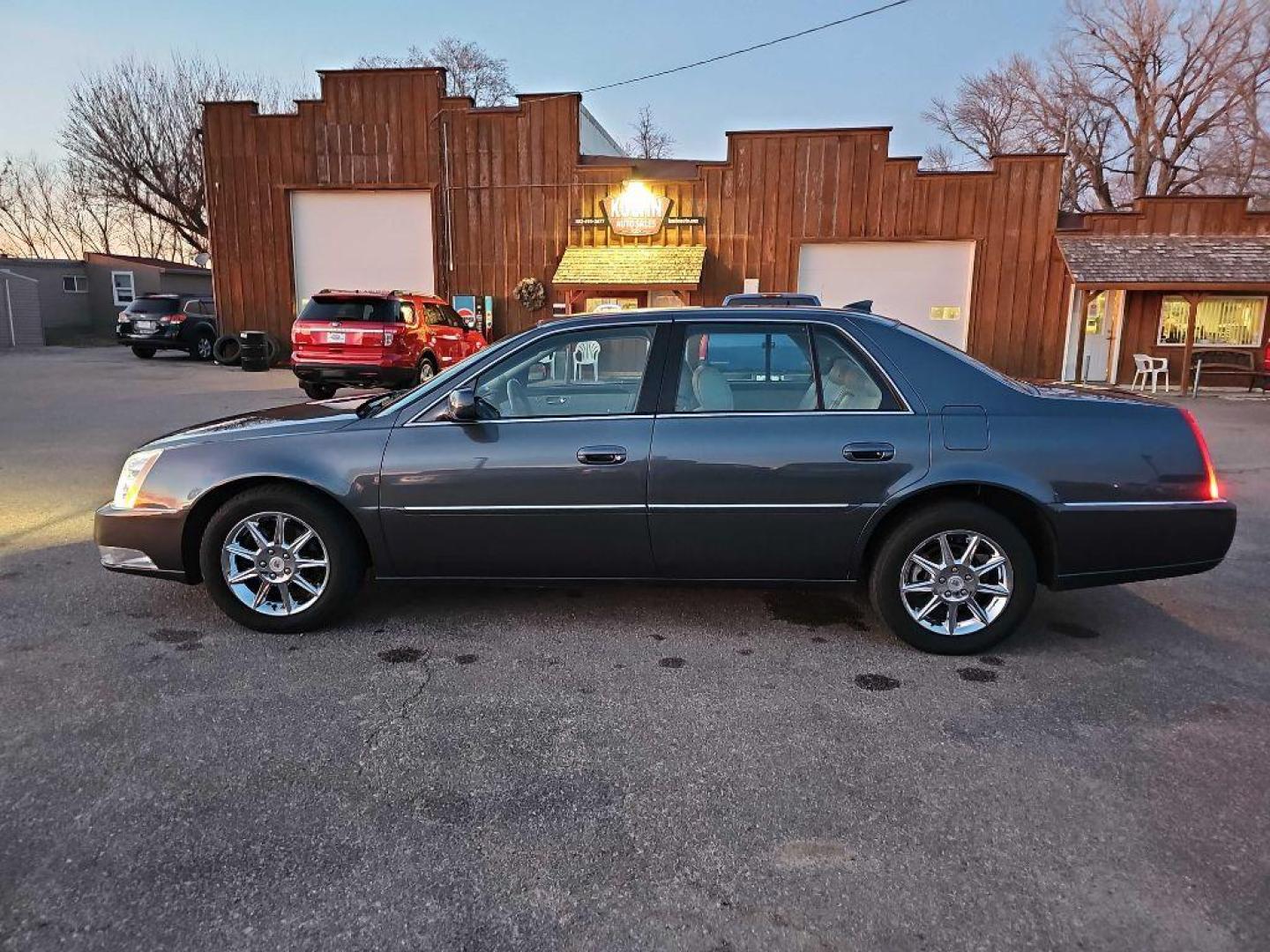 2010 GREY CADILLAC DTS LUXURY COLLECTION (1G6KD5EYXAU) with an 4.6L engine, Automatic transmission, located at 495 Old Highway 20 West, South Sioux City, NE, 68776, (402) 494-2677, 42.458408, -96.443512 - Photo#1