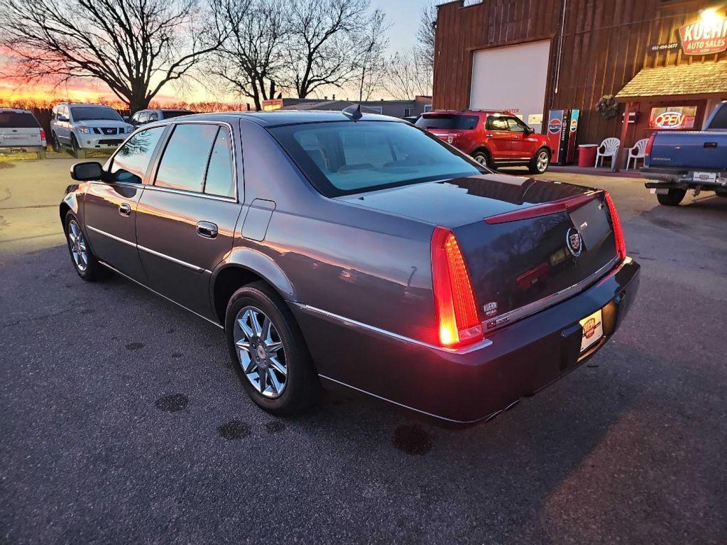 2010 GREY CADILLAC DTS LUXURY COLLECTION (1G6KD5EYXAU) with an 4.6L engine, Automatic transmission, located at 495 Old Highway 20 West, South Sioux City, NE, 68776, (402) 494-2677, 42.458408, -96.443512 - Photo#2