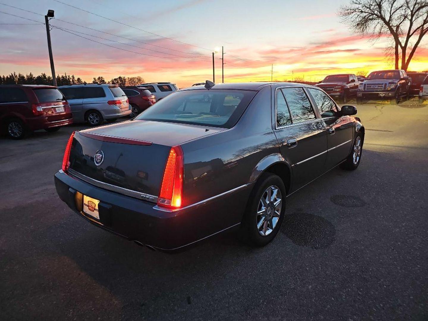 2010 GREY CADILLAC DTS LUXURY COLLECTION (1G6KD5EYXAU) with an 4.6L engine, Automatic transmission, located at 495 Old Highway 20 West, South Sioux City, NE, 68776, (402) 494-2677, 42.458408, -96.443512 - Photo#3