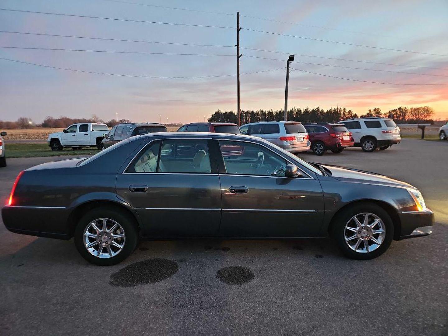 2010 GREY CADILLAC DTS LUXURY COLLECTION (1G6KD5EYXAU) with an 4.6L engine, Automatic transmission, located at 495 Old Highway 20 West, South Sioux City, NE, 68776, (402) 494-2677, 42.458408, -96.443512 - Photo#4