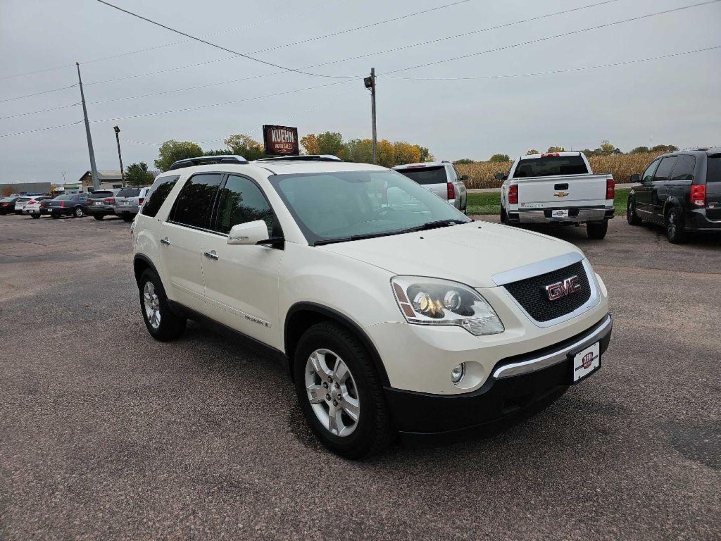 2008 WHITE GMC ACADIA SLT-2 (1GKEV33728J) with an 3.6L engine, Automatic transmission, located at 495 Old Highway 20 West, South Sioux City, NE, 68776, (402) 494-2677, 42.458408, -96.443512 - Photo#5