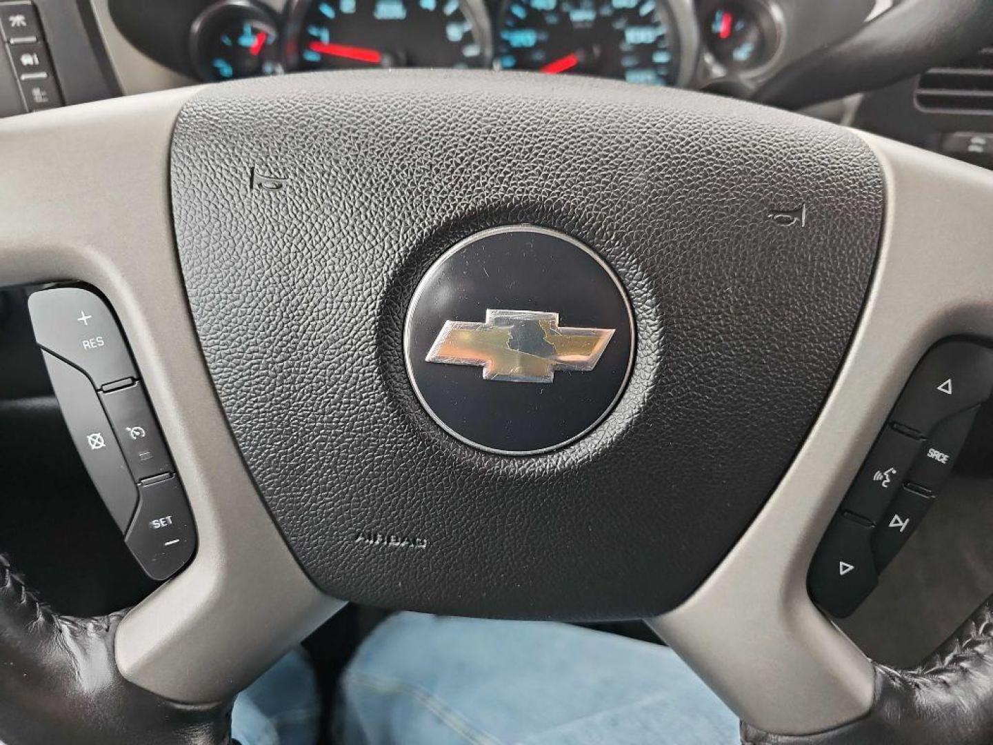 2008 BLUE CHEVROLET SILVERADO 1500 (3GCEK13338G) with an 5.3L engine, Automatic transmission, located at 495 Old Highway 20 West, South Sioux City, NE, 68776, (402) 494-2677, 42.458408, -96.443512 - Photo#10