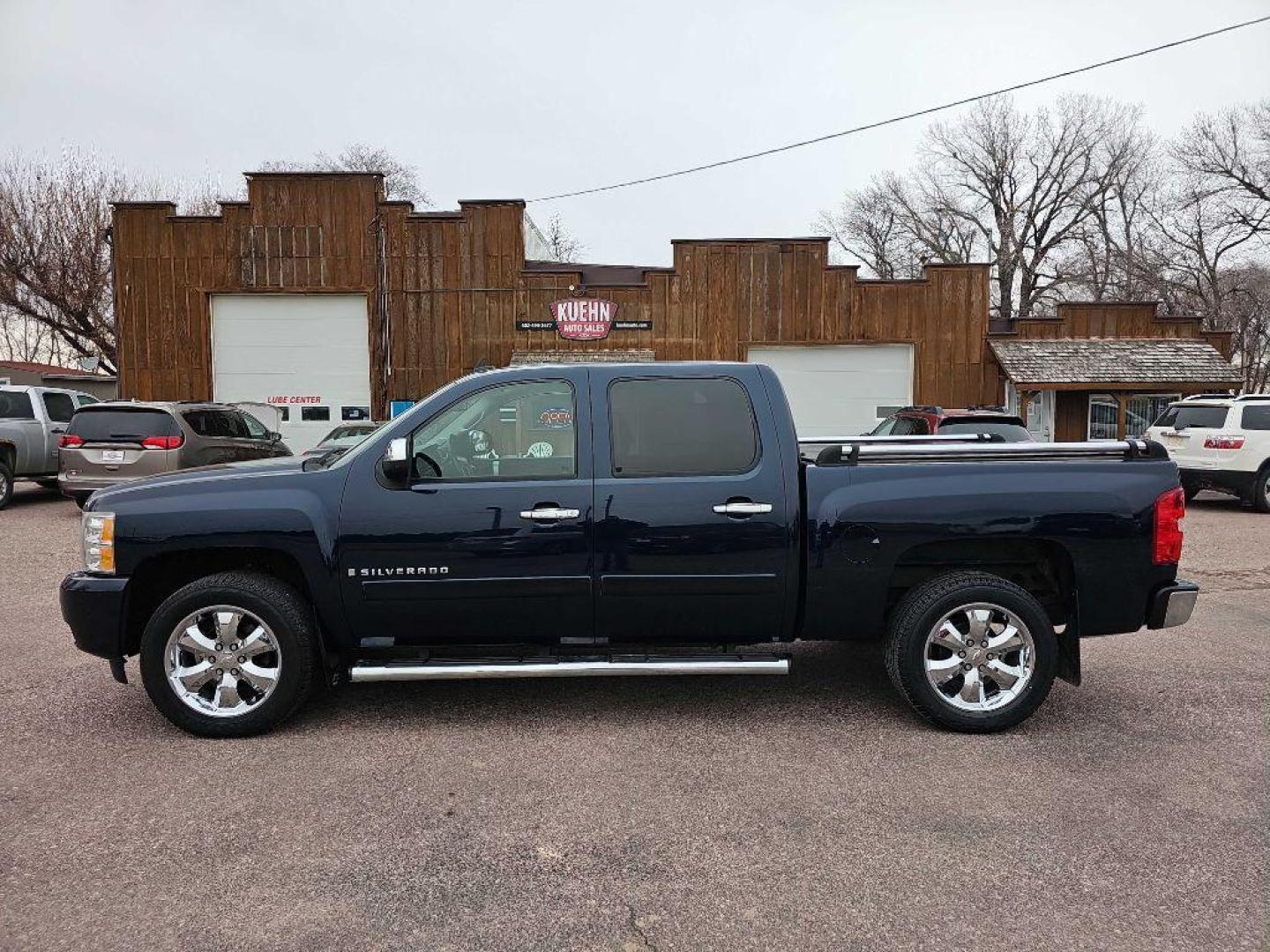 2008 BLUE CHEVROLET SILVERADO 1500 (3GCEK13338G) with an 5.3L engine, Automatic transmission, located at 495 Old Highway 20 West, South Sioux City, NE, 68776, (402) 494-2677, 42.458408, -96.443512 - Photo#1