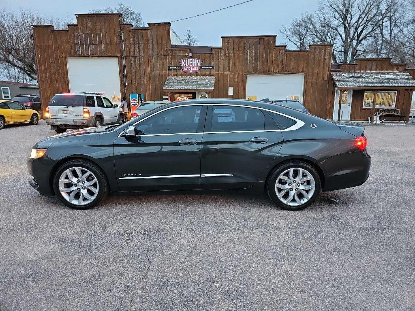 2014 GREY CHEVROLET IMPALA LTZ (2G1155S36E9) with an 3.6L engine, Automatic transmission, located at 495 Old Highway 20 West, South Sioux City, NE, 68776, (402) 494-2677, 42.458408, -96.443512 - Photo#1