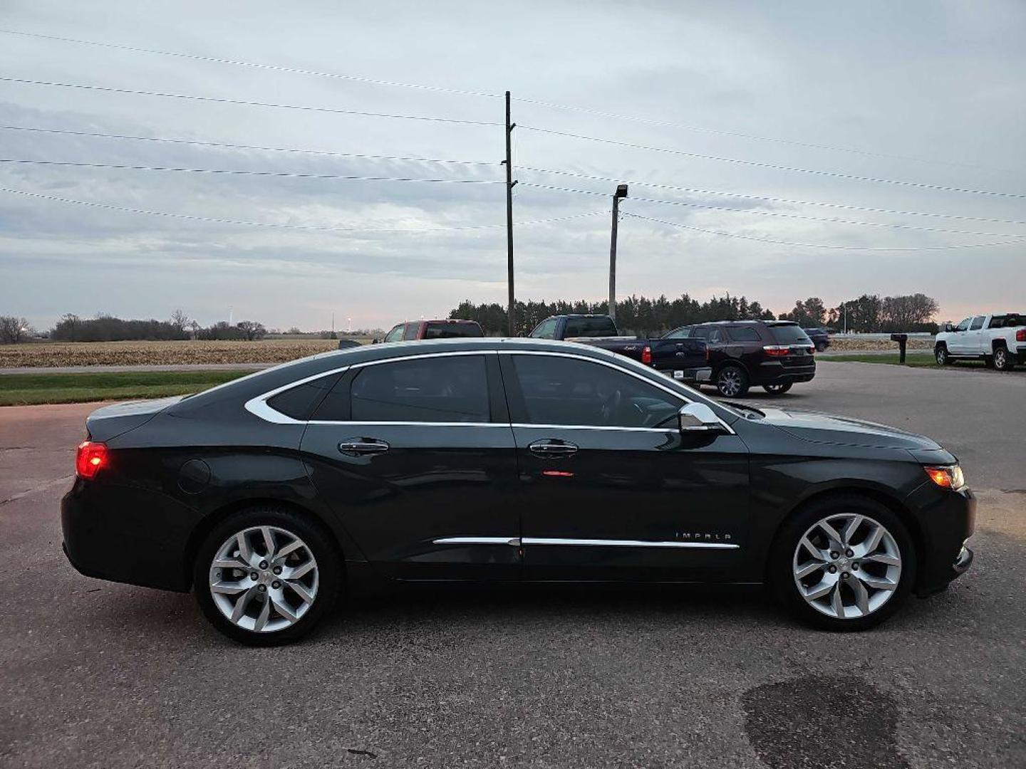 2014 GREY CHEVROLET IMPALA LTZ (2G1155S36E9) with an 3.6L engine, Automatic transmission, located at 495 Old Highway 20 West, South Sioux City, NE, 68776, (402) 494-2677, 42.458408, -96.443512 - Photo#4