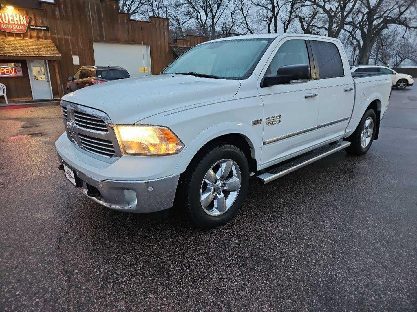 2014 WHITE RAM 1500 SLT (1C6RR7LT1ES) with an 5.7L engine, Automatic transmission, located at 495 Old Highway 20 West, South Sioux City, NE, 68776, (402) 494-2677, 42.458408, -96.443512 - Photo#0