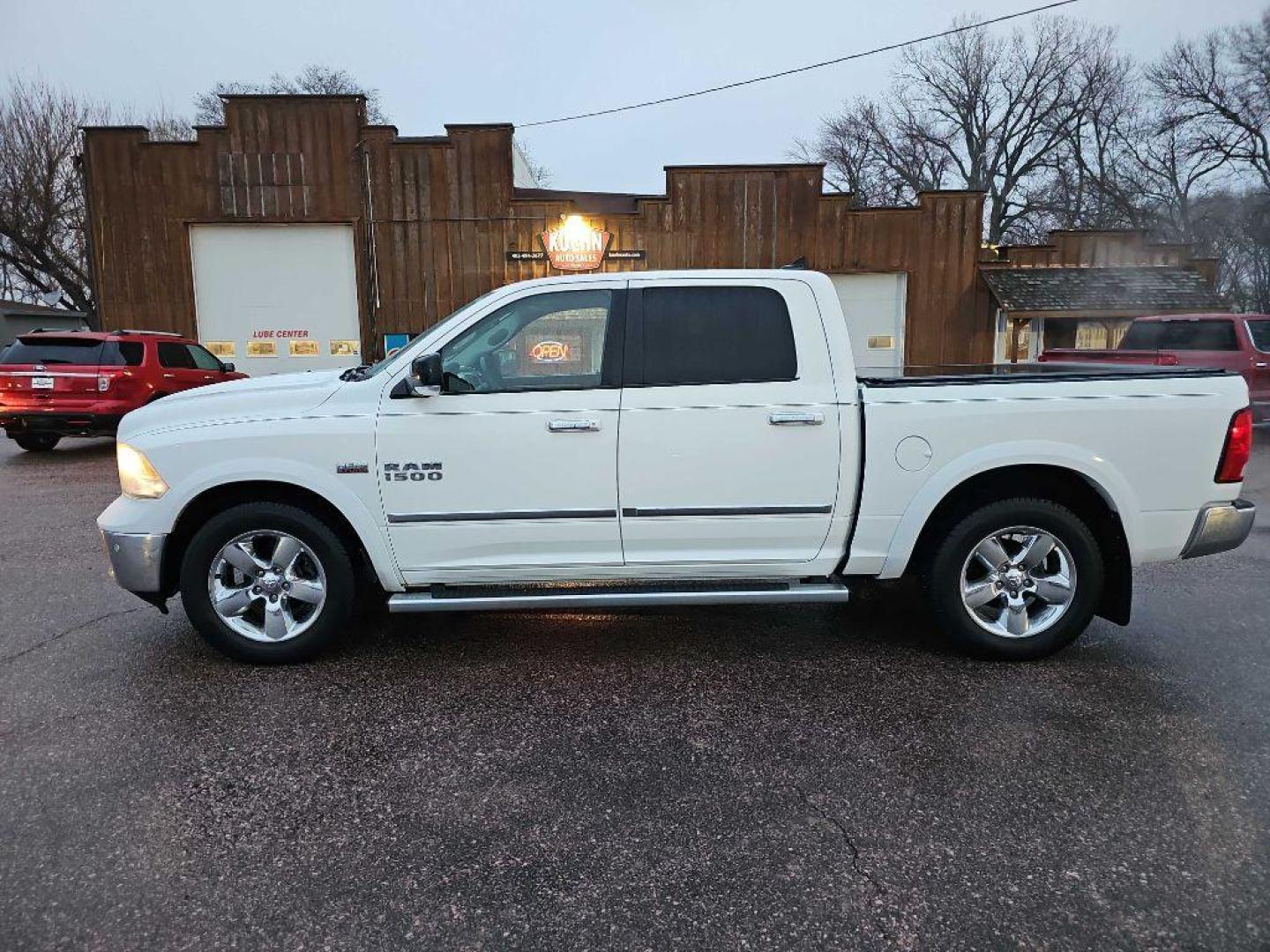 2014 WHITE RAM 1500 SLT (1C6RR7LT1ES) with an 5.7L engine, Automatic transmission, located at 495 Old Highway 20 West, South Sioux City, NE, 68776, (402) 494-2677, 42.458408, -96.443512 - Photo#1