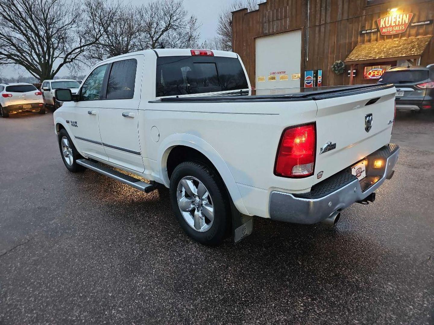 2014 WHITE RAM 1500 SLT (1C6RR7LT1ES) with an 5.7L engine, Automatic transmission, located at 495 Old Highway 20 West, South Sioux City, NE, 68776, (402) 494-2677, 42.458408, -96.443512 - Photo#2