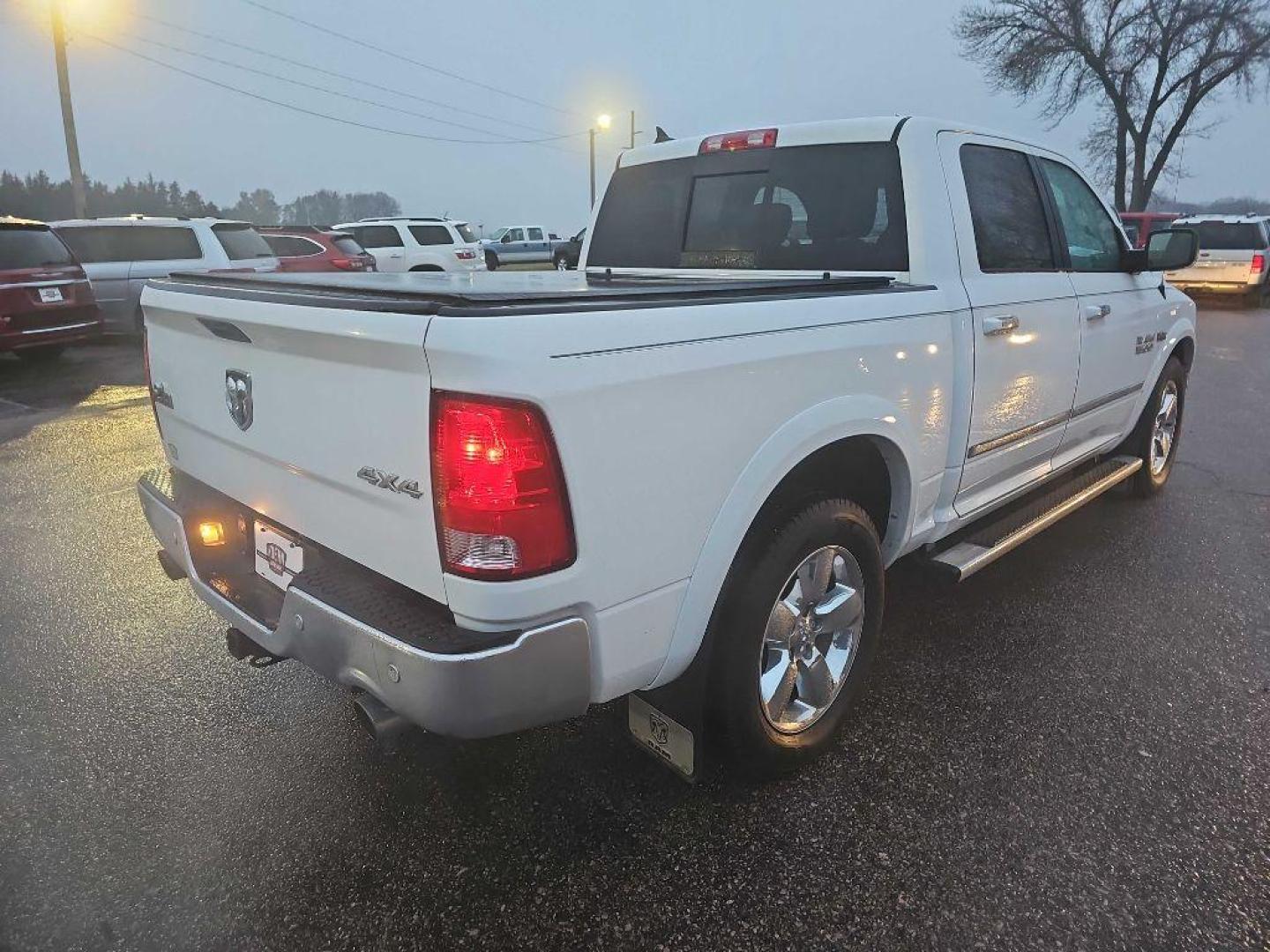 2014 WHITE RAM 1500 SLT (1C6RR7LT1ES) with an 5.7L engine, Automatic transmission, located at 495 Old Highway 20 West, South Sioux City, NE, 68776, (402) 494-2677, 42.458408, -96.443512 - Photo#3