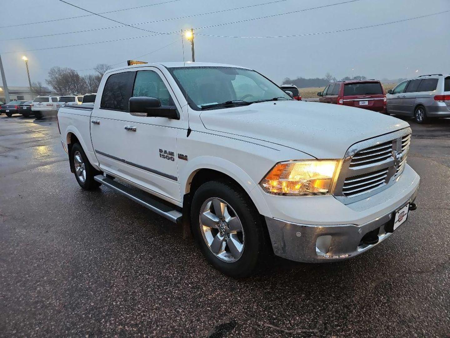 2014 WHITE RAM 1500 SLT (1C6RR7LT1ES) with an 5.7L engine, Automatic transmission, located at 495 Old Highway 20 West, South Sioux City, NE, 68776, (402) 494-2677, 42.458408, -96.443512 - Photo#5