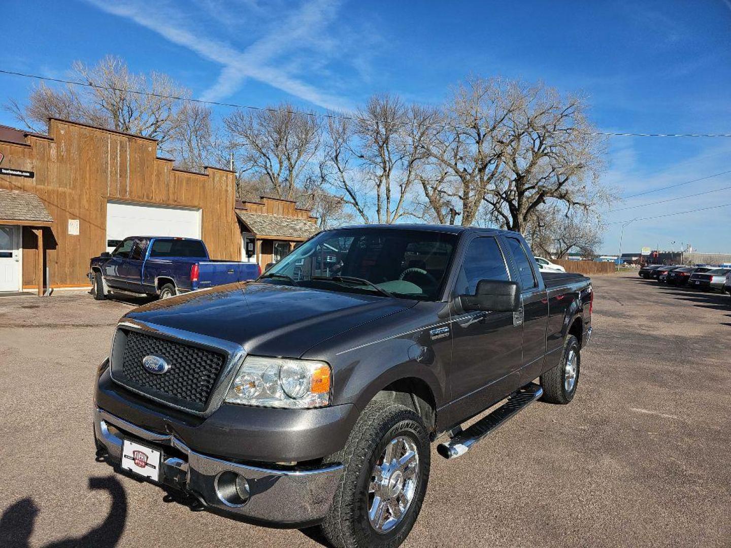 2006 GREY FORD F150 (1FTPX14586F) with an 5.4L engine, Automatic transmission, located at 495 Old Highway 20 West, South Sioux City, NE, 68776, (402) 494-2677, 42.458408, -96.443512 - Photo#0