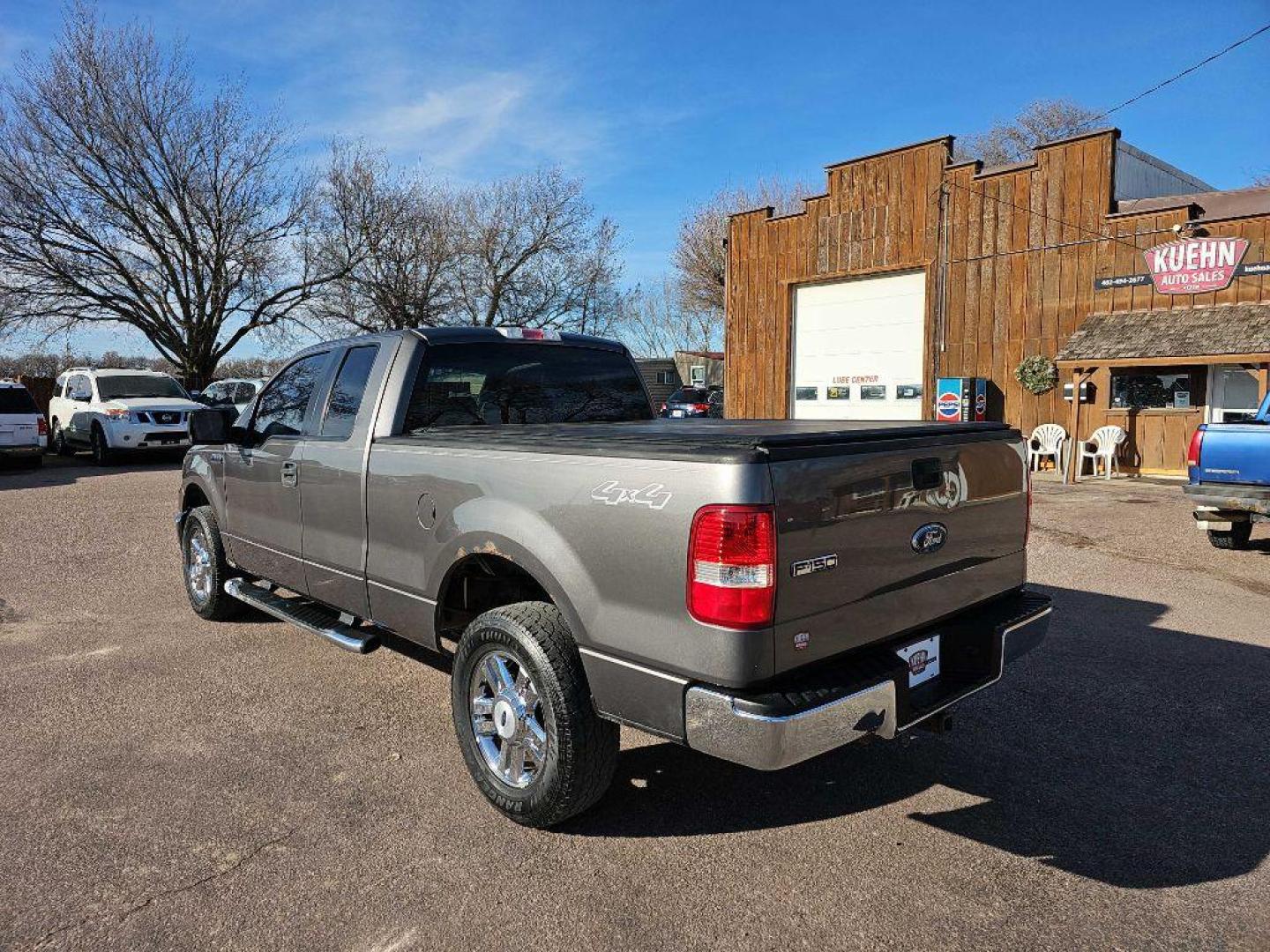 2006 GREY FORD F150 (1FTPX14586F) with an 5.4L engine, Automatic transmission, located at 495 Old Highway 20 West, South Sioux City, NE, 68776, (402) 494-2677, 42.458408, -96.443512 - Photo#2