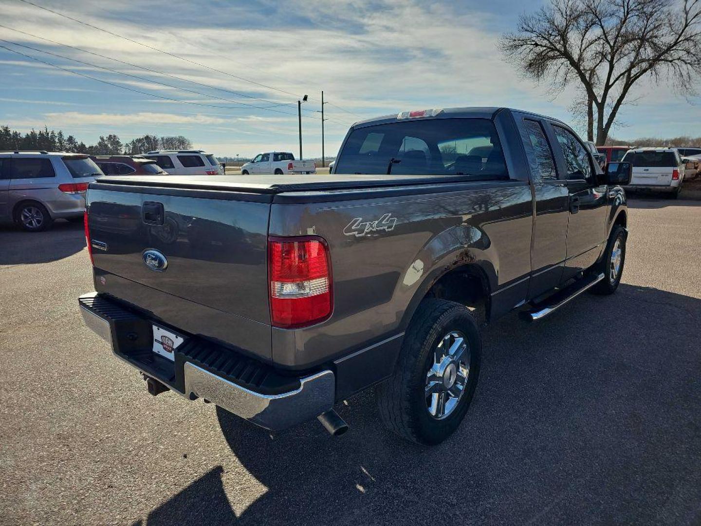 2006 GREY FORD F150 (1FTPX14586F) with an 5.4L engine, Automatic transmission, located at 495 Old Highway 20 West, South Sioux City, NE, 68776, (402) 494-2677, 42.458408, -96.443512 - Photo#3