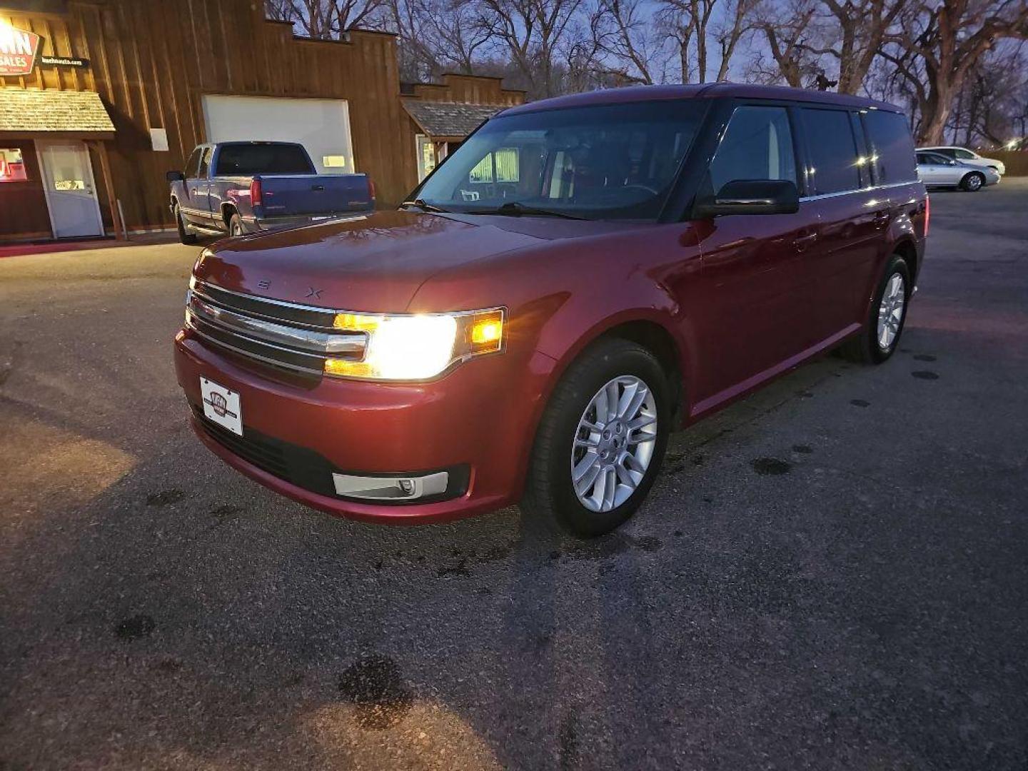 2014 MAROON FORD FLEX SEL (2FMHK6C81EB) with an 3.5L engine, Automatic transmission, located at 495 Old Highway 20 West, South Sioux City, NE, 68776, (402) 494-2677, 42.458408, -96.443512 - Photo#0