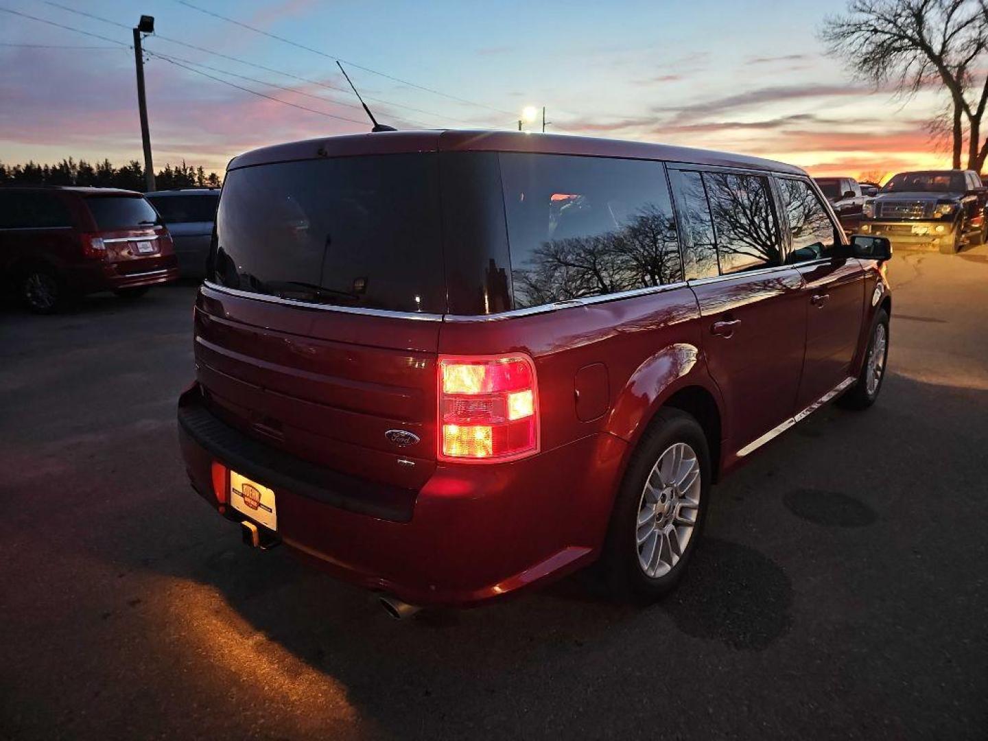 2014 MAROON FORD FLEX SEL (2FMHK6C81EB) with an 3.5L engine, Automatic transmission, located at 495 Old Highway 20 West, South Sioux City, NE, 68776, (402) 494-2677, 42.458408, -96.443512 - Photo#3