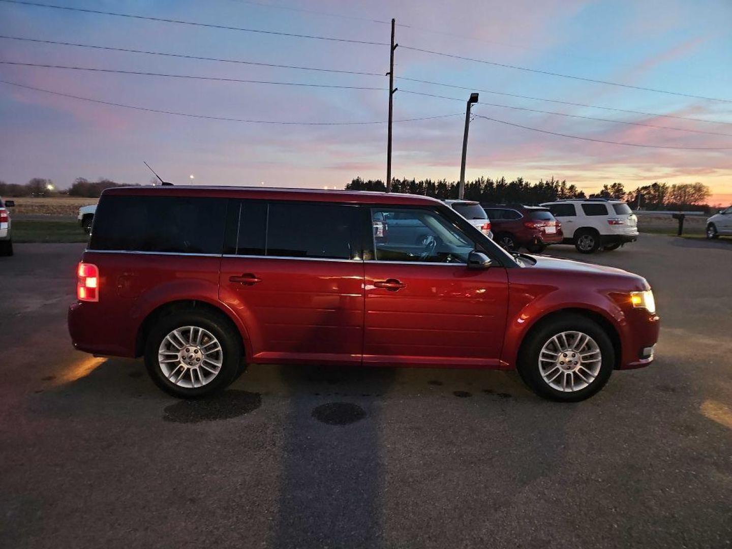 2014 MAROON FORD FLEX SEL (2FMHK6C81EB) with an 3.5L engine, Automatic transmission, located at 495 Old Highway 20 West, South Sioux City, NE, 68776, (402) 494-2677, 42.458408, -96.443512 - Photo#4