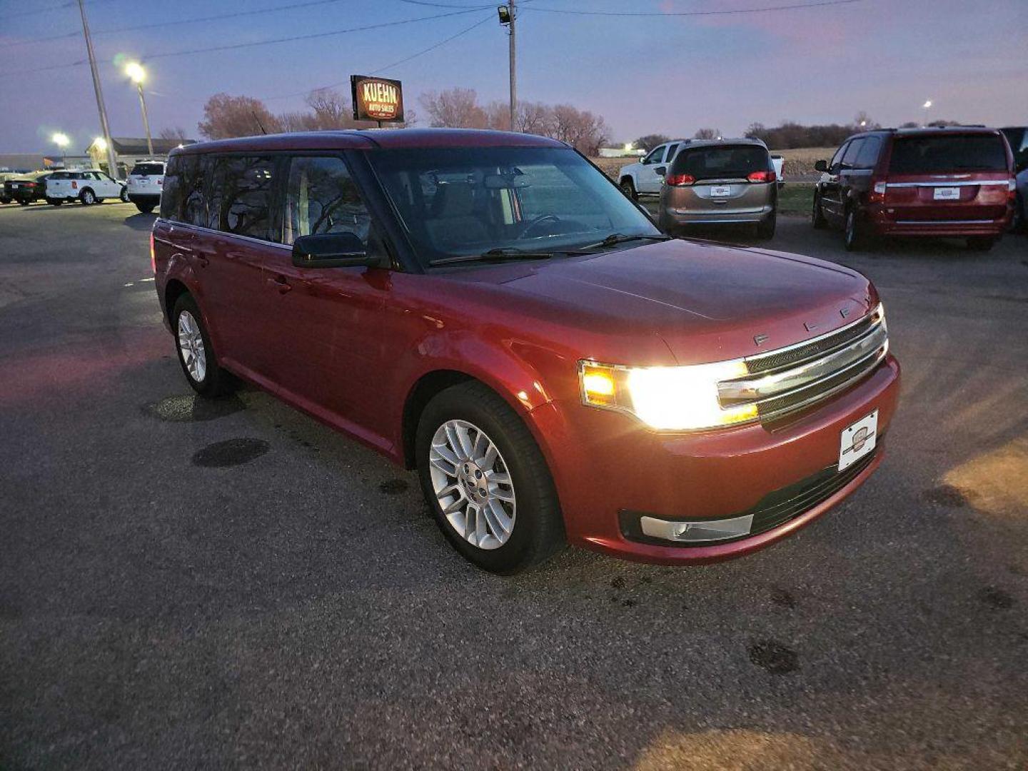 2014 MAROON FORD FLEX SEL (2FMHK6C81EB) with an 3.5L engine, Automatic transmission, located at 495 Old Highway 20 West, South Sioux City, NE, 68776, (402) 494-2677, 42.458408, -96.443512 - Photo#5