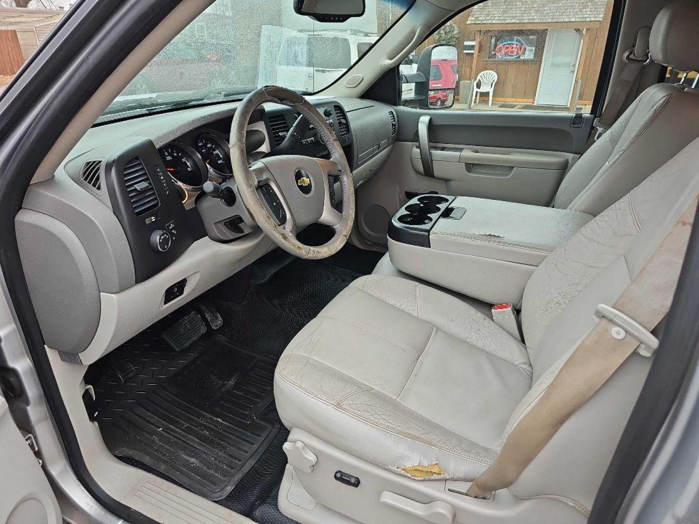 2012 PEWTER CHEVROLET SILVERADO 2500 HEAVY DUTY LT (1GC1KXCG9CF) with an 6.0L engine, Automatic transmission, located at 495 Old Highway 20 West, South Sioux City, NE, 68776, (402) 494-2677, 42.458408, -96.443512 - Photo#7