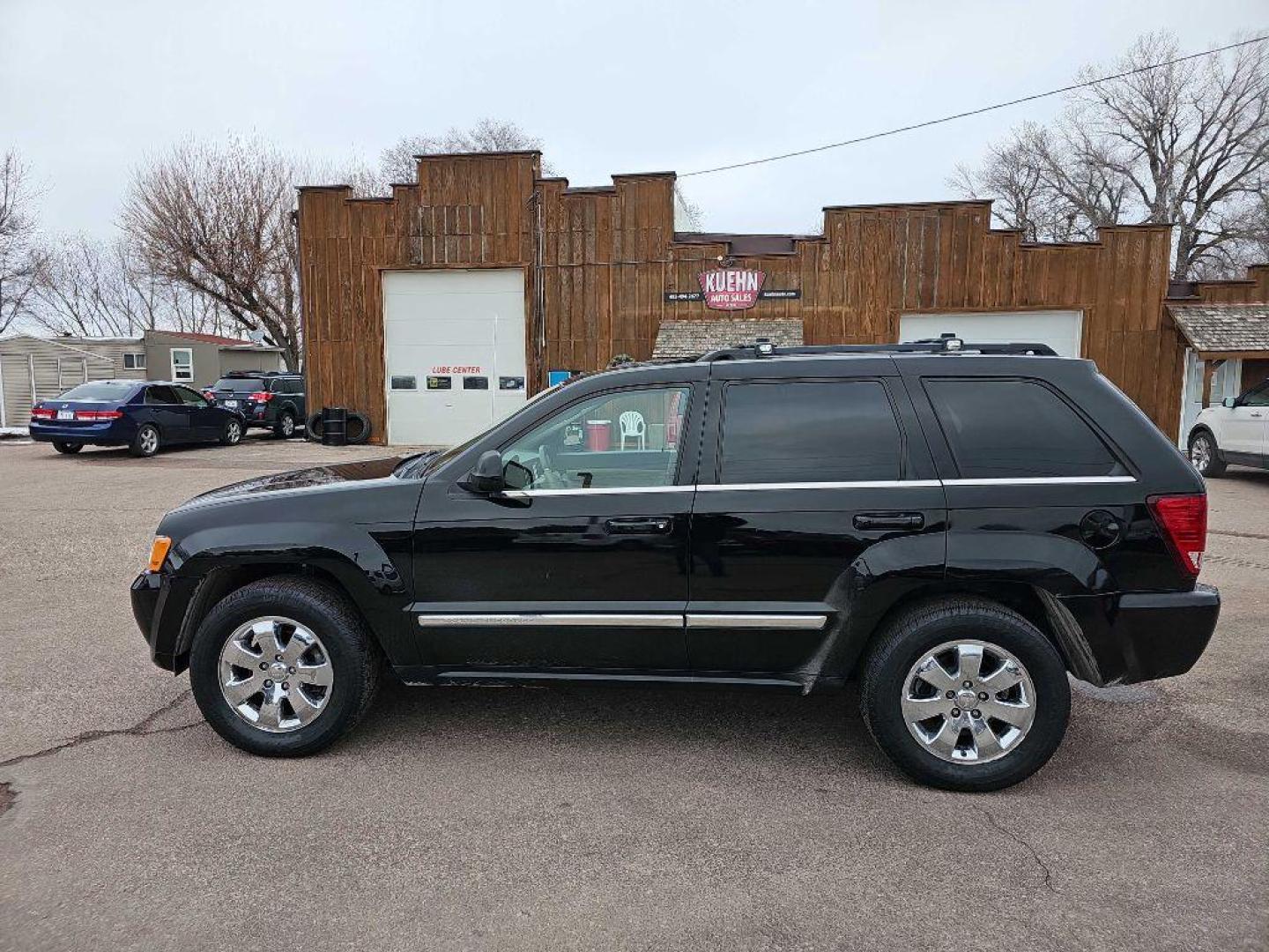 2008 BLACK JEEP GRAND CHEROKEE LIMITED (1J8HR582X8C) with an 5.7L engine, Automatic transmission, located at 495 Old Highway 20 West, South Sioux City, NE, 68776, (402) 494-2677, 42.458408, -96.443512 - Photo#1