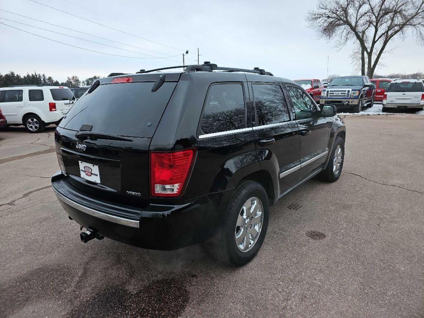 2008 BLACK JEEP GRAND CHEROKEE LIMITED (1J8HR582X8C) with an 5.7L engine, Automatic transmission, located at 495 Old Highway 20 West, South Sioux City, NE, 68776, (402) 494-2677, 42.458408, -96.443512 - Photo#3