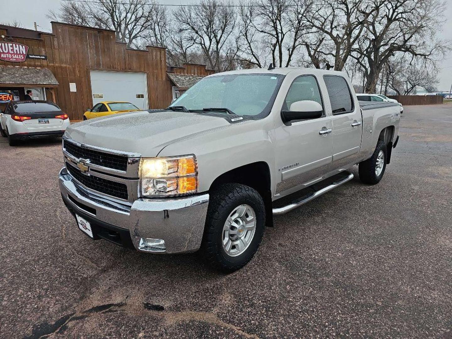 2007 PEWTER CHEVROLET SILVERADO 2500 HEAVY DUTY (1GCHK23K97F) with an 6.0L engine, Automatic transmission, located at 495 Old Highway 20 West, South Sioux City, NE, 68776, (402) 494-2677, 42.458408, -96.443512 - Photo#0