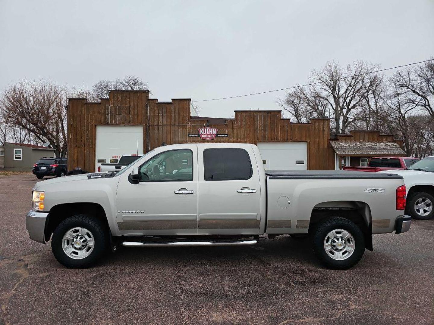 2007 PEWTER CHEVROLET SILVERADO 2500 HEAVY DUTY (1GCHK23K97F) with an 6.0L engine, Automatic transmission, located at 495 Old Highway 20 West, South Sioux City, NE, 68776, (402) 494-2677, 42.458408, -96.443512 - Photo#1