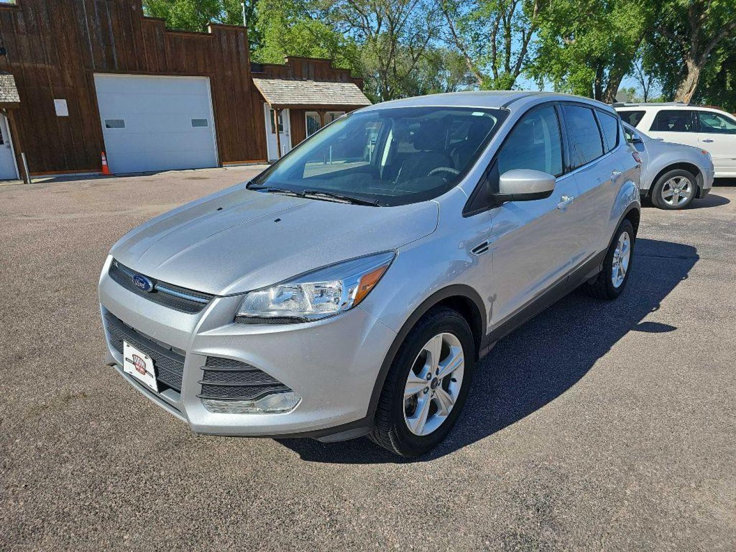 2016 SILVER FORD ESCAPE SE (1FMCU9GX8GU) with an 1.6L engine, Automatic transmission, located at 495 Old Highway 20 West, South Sioux City, NE, 68776, (402) 494-2677, 42.458408, -96.443512 - Photo#0