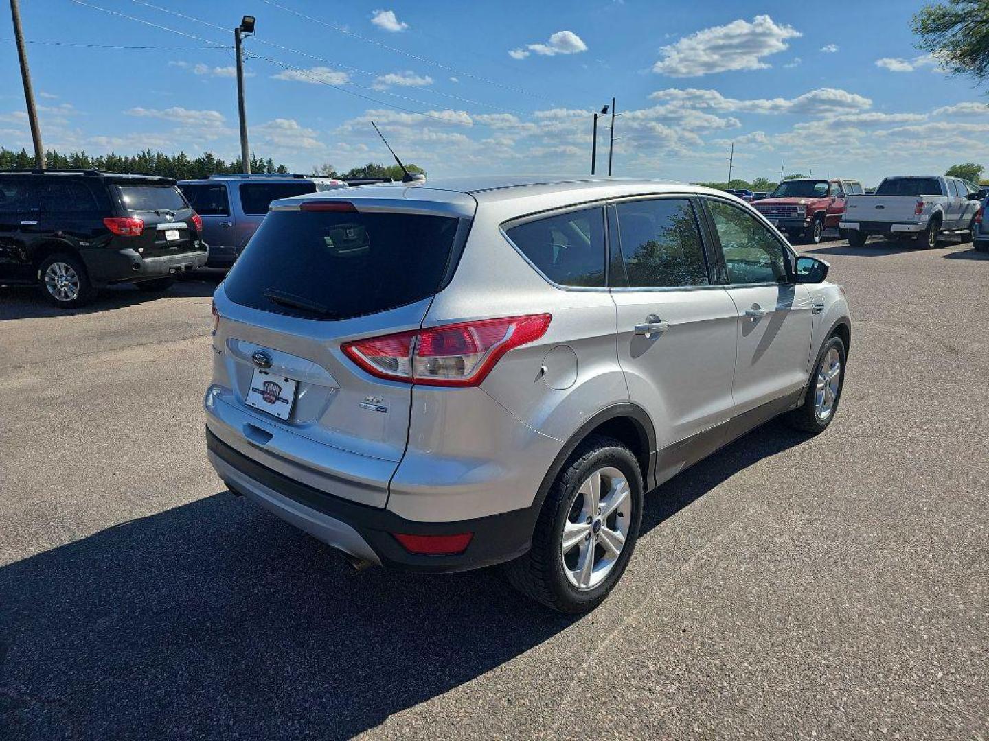 2016 SILVER FORD ESCAPE SE (1FMCU9GX8GU) with an 1.6L engine, Automatic transmission, located at 495 Old Highway 20 West, South Sioux City, NE, 68776, (402) 494-2677, 42.458408, -96.443512 - Photo#3