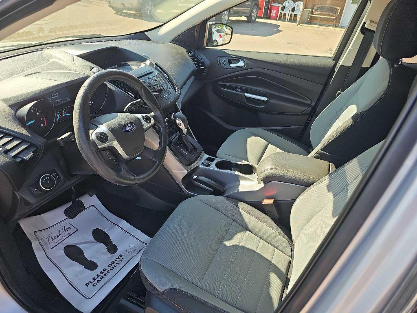 2016 SILVER FORD ESCAPE SE (1FMCU9GX8GU) with an 1.6L engine, Automatic transmission, located at 495 Old Highway 20 West, South Sioux City, NE, 68776, (402) 494-2677, 42.458408, -96.443512 - Photo#4