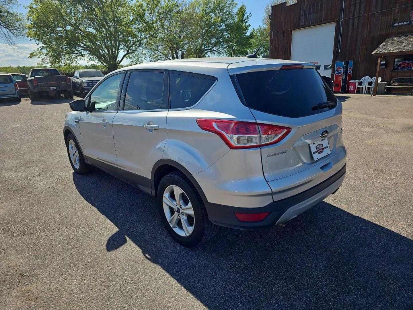 2016 SILVER FORD ESCAPE SE (1FMCU9GX8GU) with an 1.6L engine, Automatic transmission, located at 495 Old Highway 20 West, South Sioux City, NE, 68776, (402) 494-2677, 42.458408, -96.443512 - Photo#6