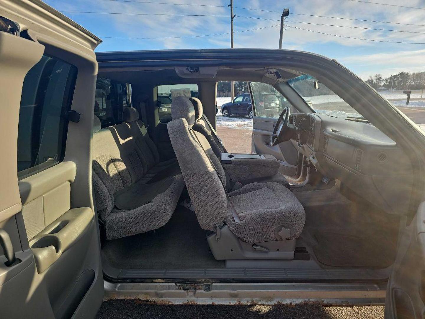 1999 PEWTER CHEVROLET SILVERADO K1500 (1GCEK19V5XE) with an 4.8L engine, Automatic transmission, located at 495 Old Highway 20 West, South Sioux City, NE, 68776, (402) 494-2677, 42.458408, -96.443512 - Photo#12